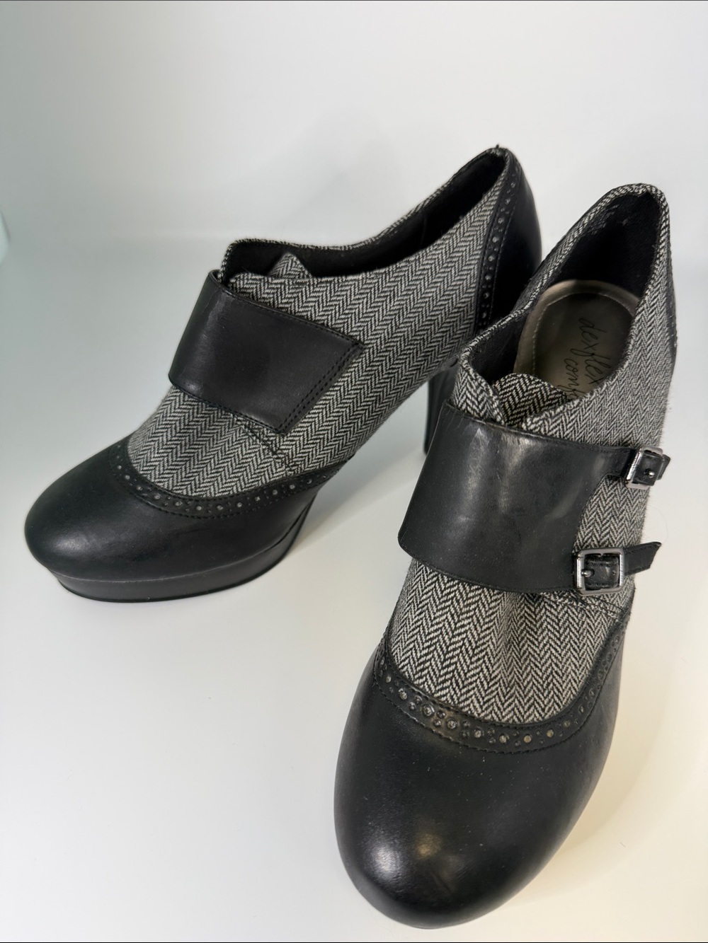 dexflex comfort Black and Gray Herringbone Heeled Oxfords